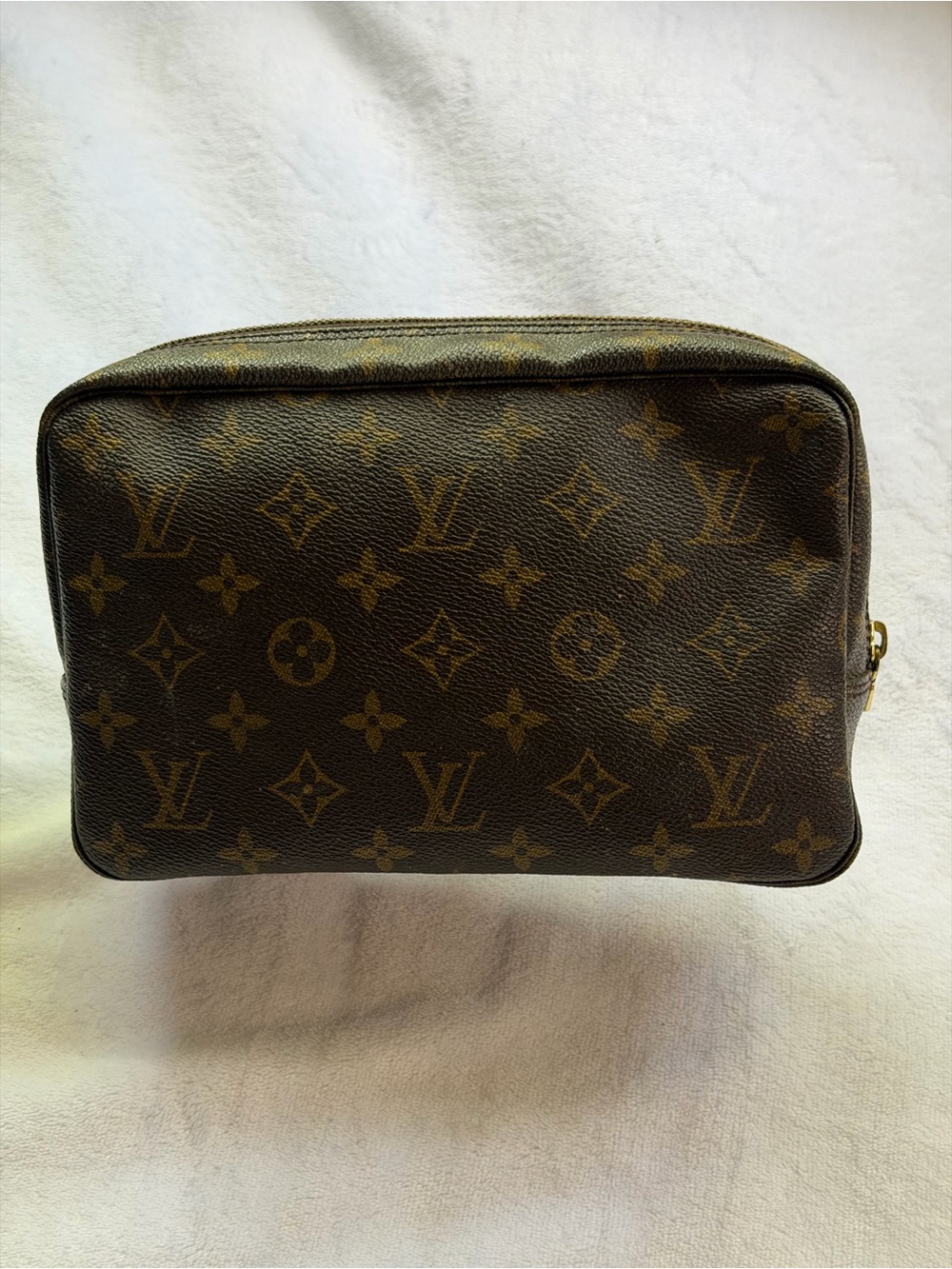 💞 Louis Vuitton Monogram Signature Trousse Toiletry Pouch 23